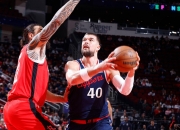 英雄联盟总决赛2025-快船完胜新疆队，约基奇关键制胜