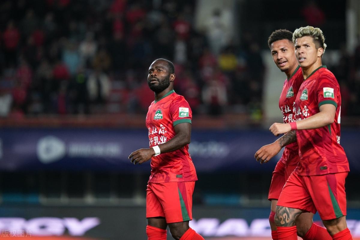 关于季前比赛表现稳定,球队主力前锋望登陆劲旅的信息 关于季前比赛表现稳定,球队主力前锋望登陆劲旅的信息