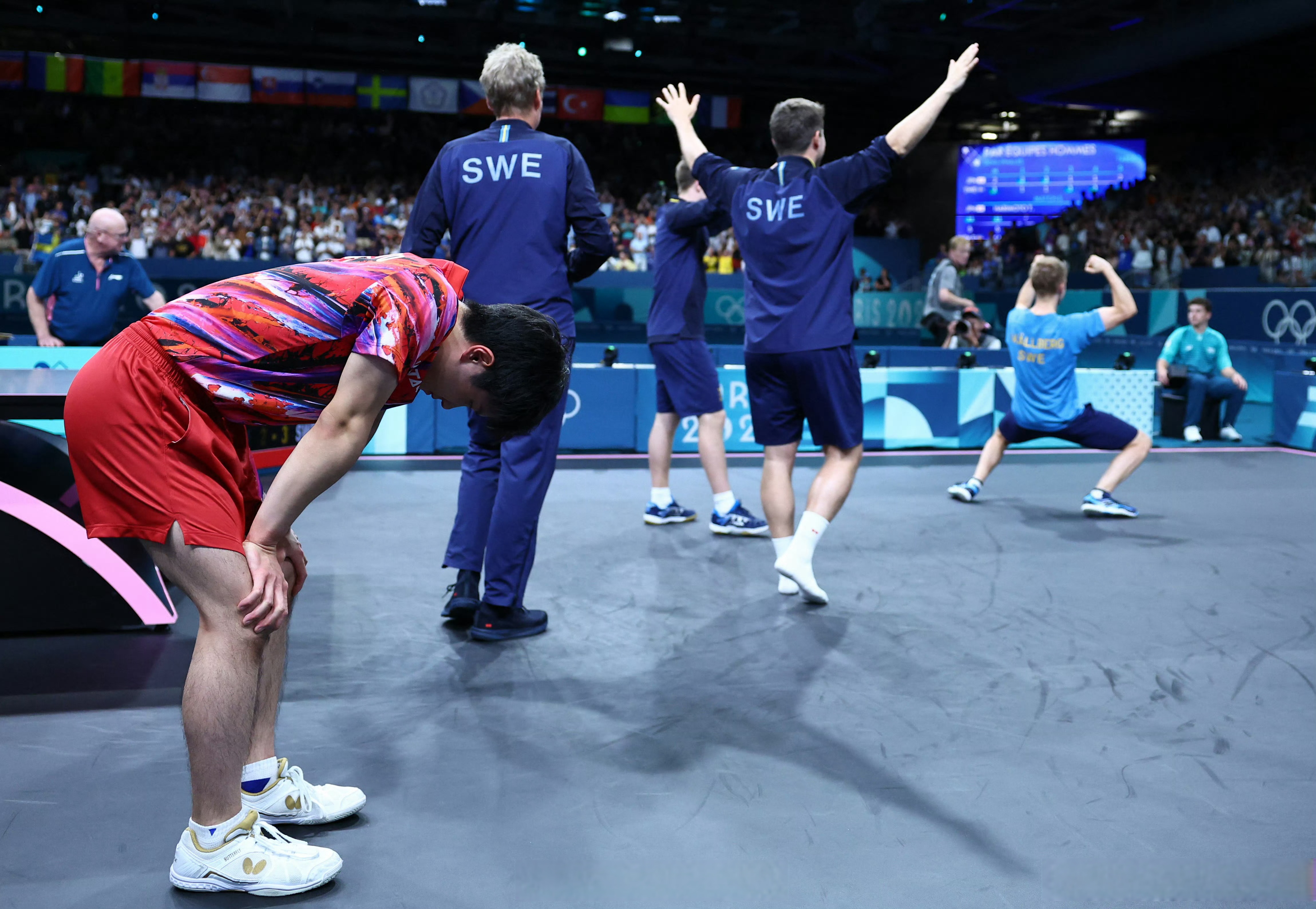 英格兰队碾压韩国队,张本智和点燃赛场 英格兰队碾压韩国队,张本智和点燃赛场