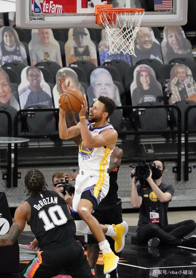 上海队轻取新疆队,库里惊艳四座 上海队轻取新疆队,库里惊艳四座