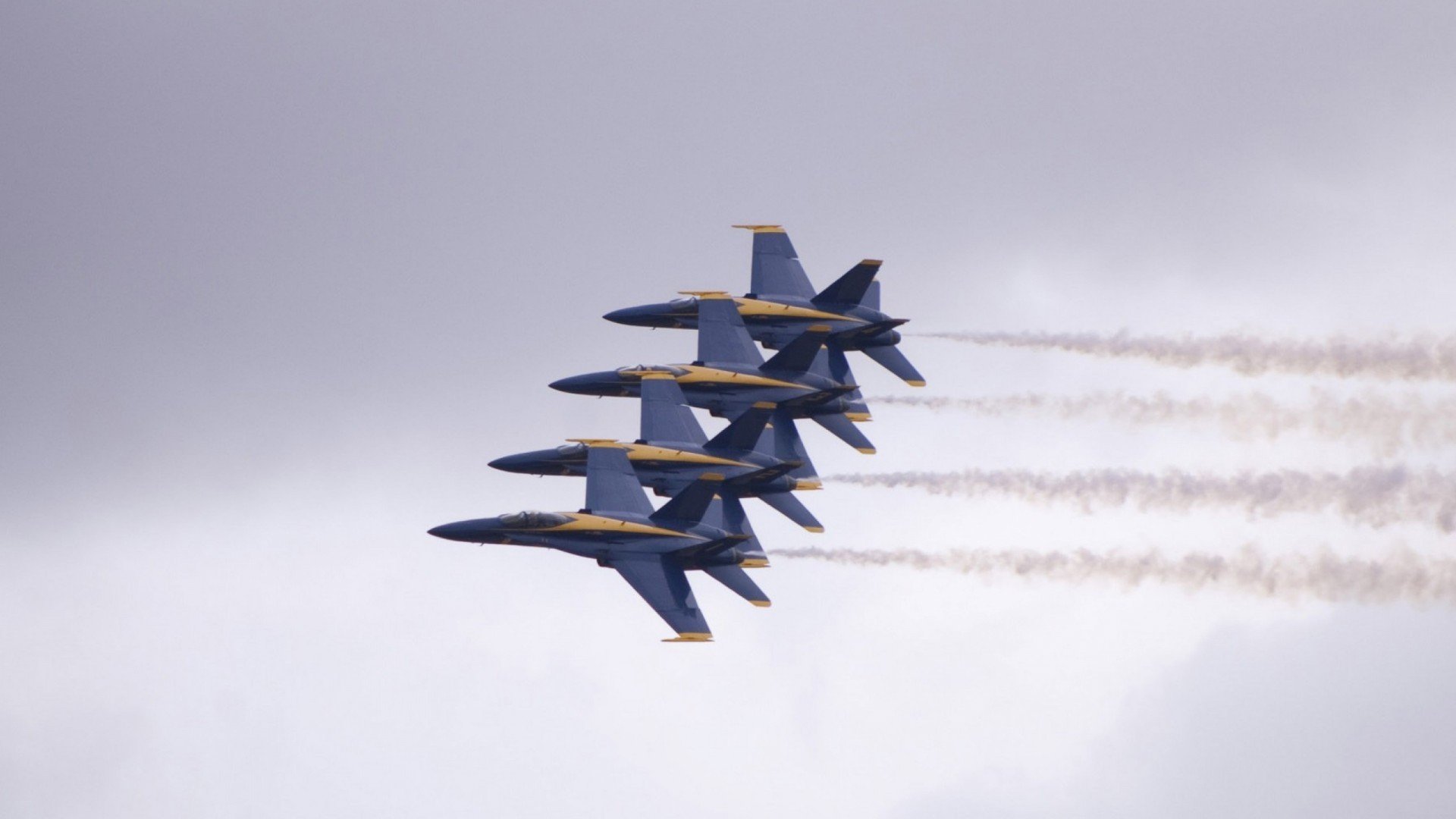 亚平宁的蓝撞上安纳托利亚的风暴，当蒂亚戈的灵光穿透尼斯的蔚蓝